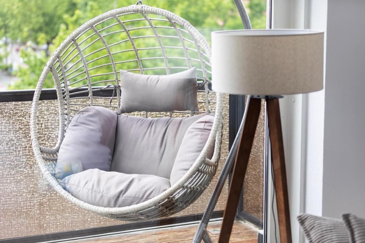 Smartfewo - Penthouse - Bbq - Balkon - Parkplatz Apartment *