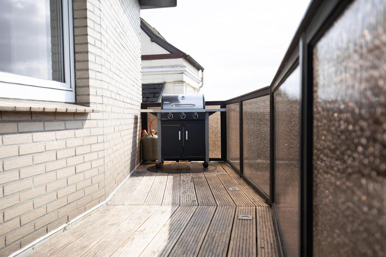 Smartfewo - Penthouse - Bbq - Balkon - Parkplatz Apartment