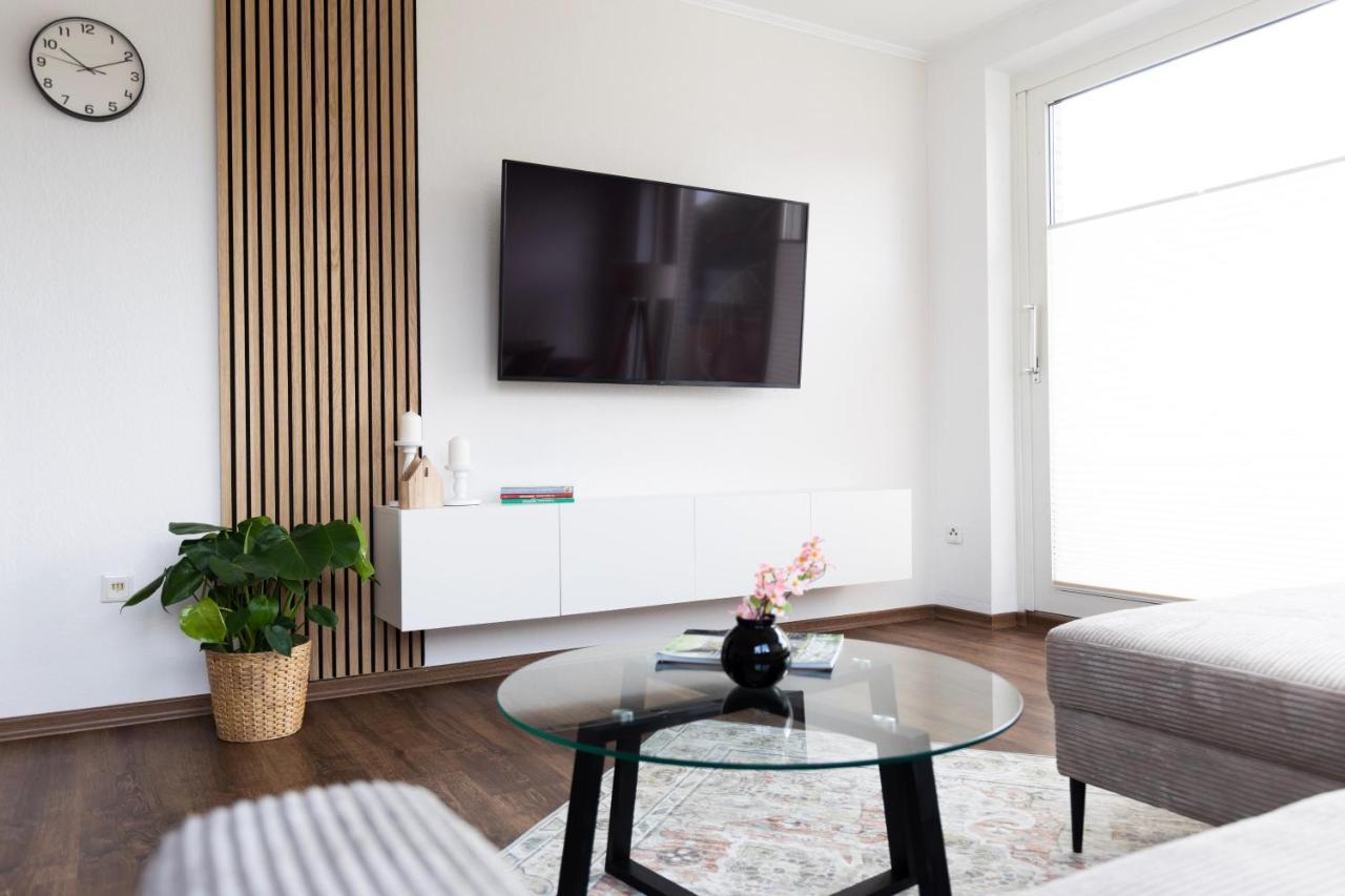 Smartfewo - Penthouse - Bbq - Balkon - Parkplatz Apartment *